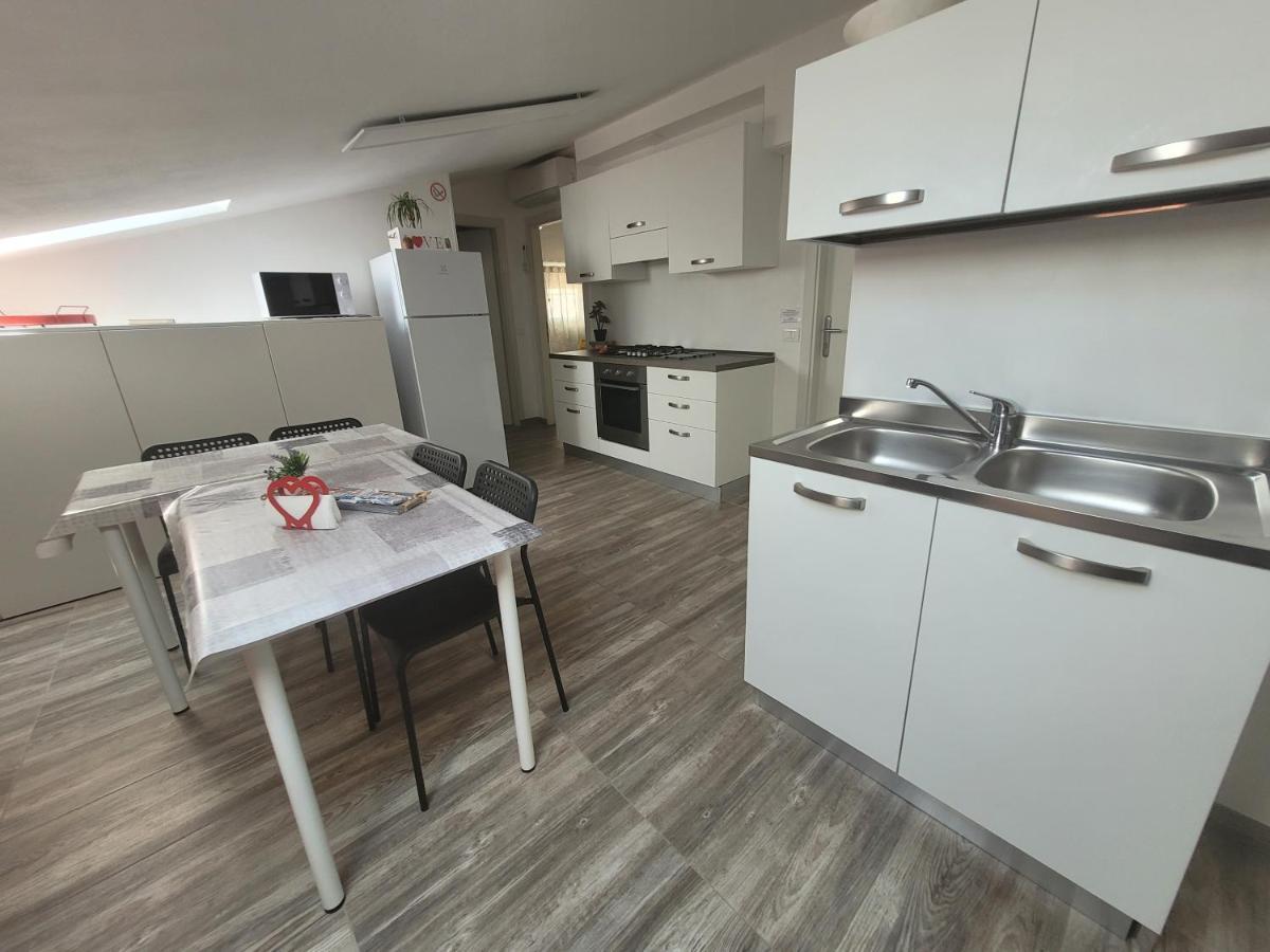 Villa Sonia Apartment & Rooms Lignano Sabbiadoro Eksteriør bilde