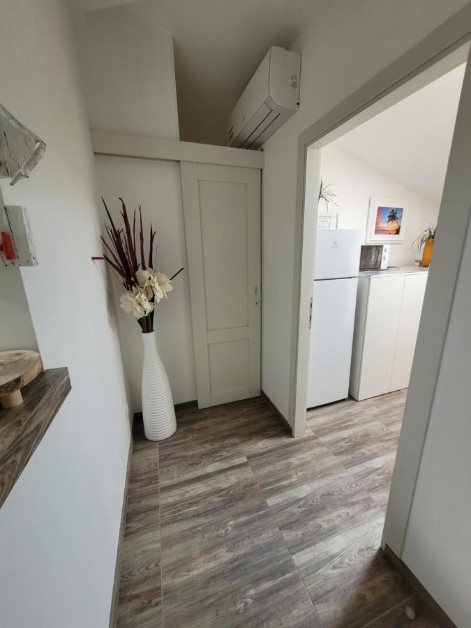 Villa Sonia Apartment & Rooms Lignano Sabbiadoro Eksteriør bilde