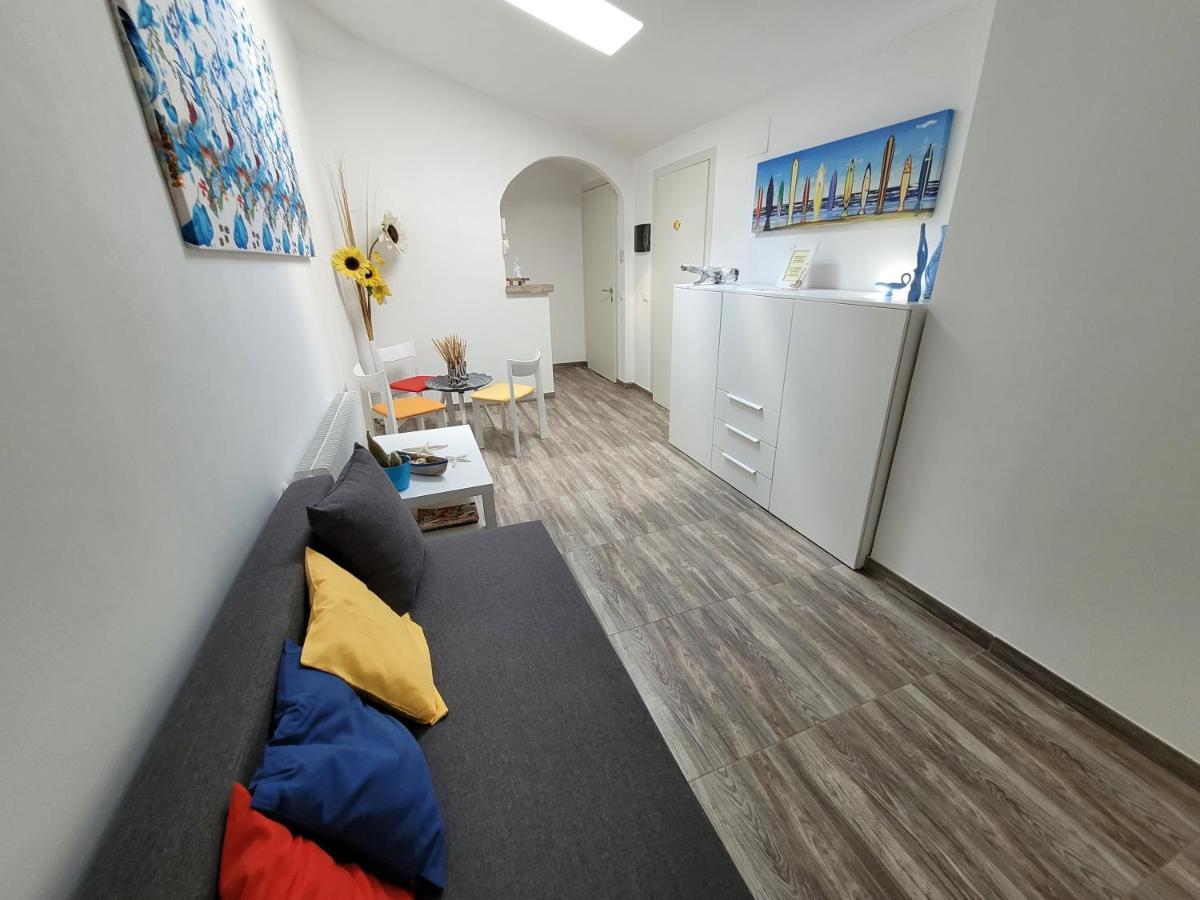Villa Sonia Apartment & Rooms Lignano Sabbiadoro Eksteriør bilde