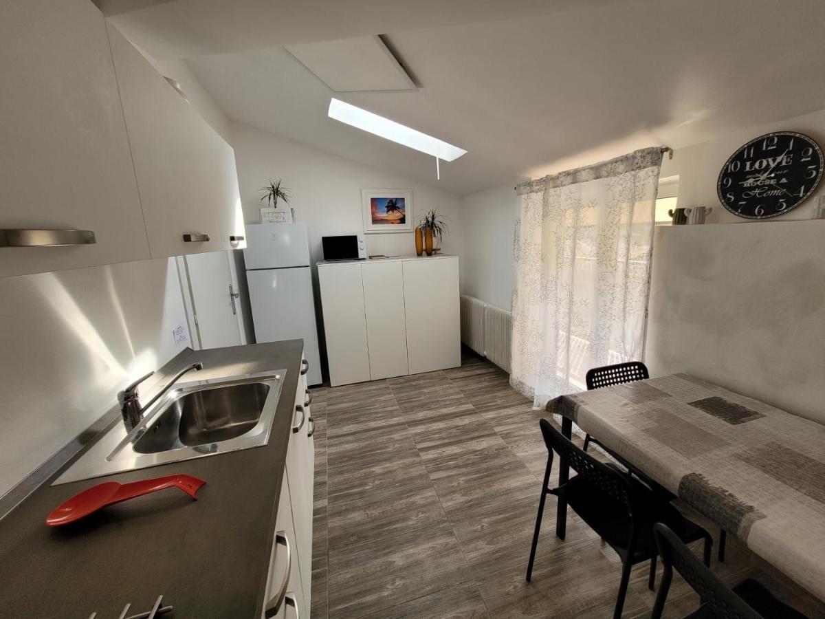 Villa Sonia Apartment & Rooms Lignano Sabbiadoro Eksteriør bilde
